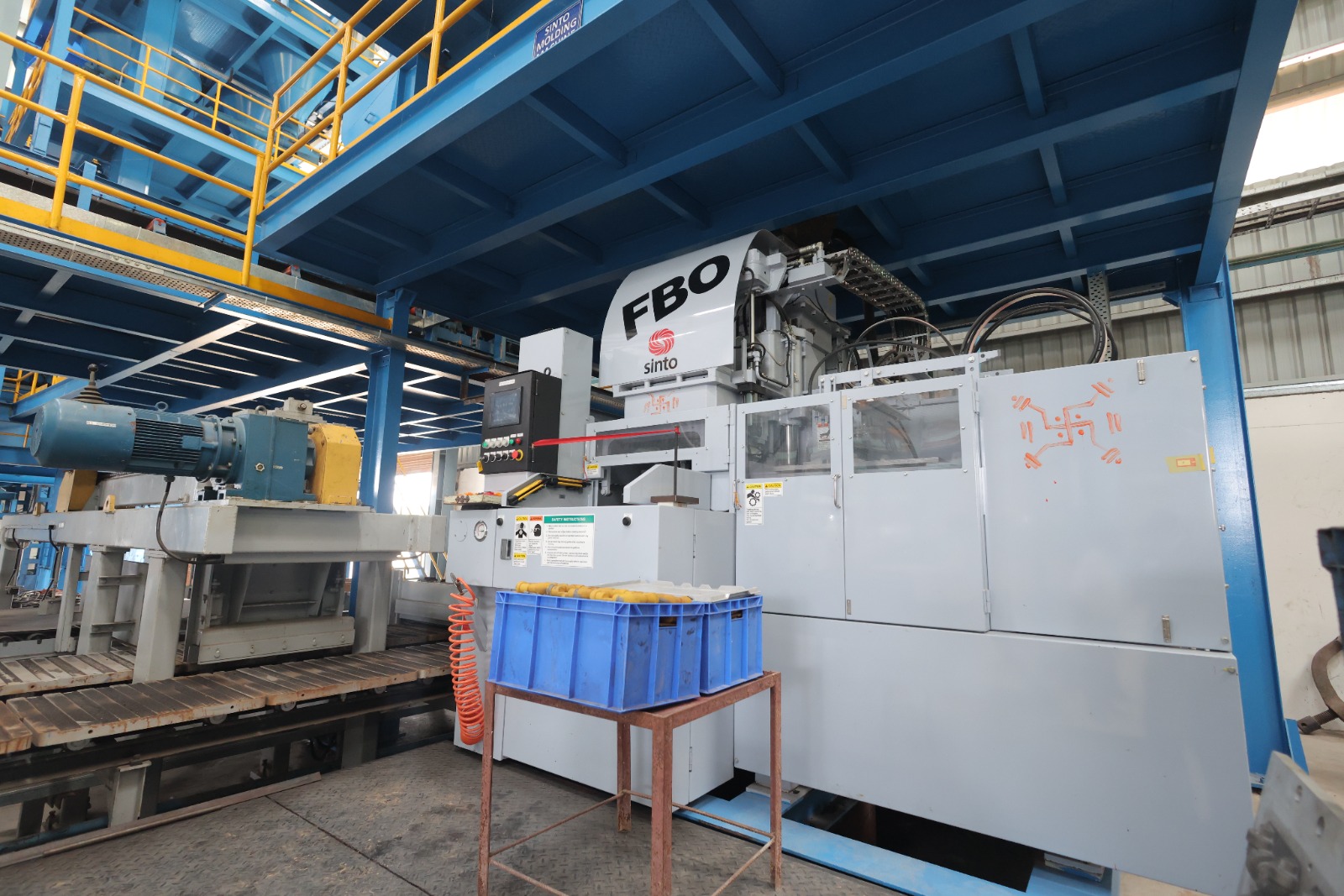 High pressure molding line